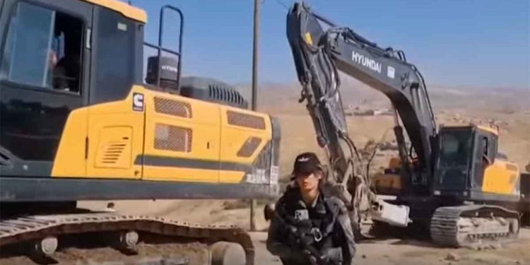 الاحتلال ومستوطنوه يواصلون سياسة السيطرة على الأراضي: تجريف جديد في بلدة قصرة جنوب شرق نابلس