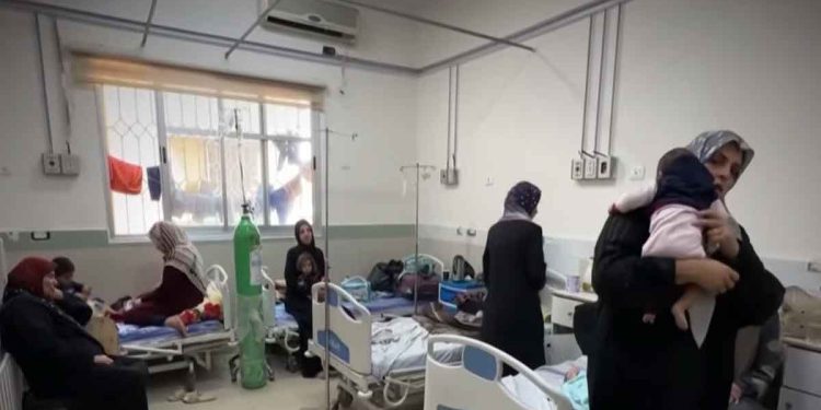 انهيار القطاع الصحي في غزة.. الاحتلال يغلق الحياة من كل اتجاه