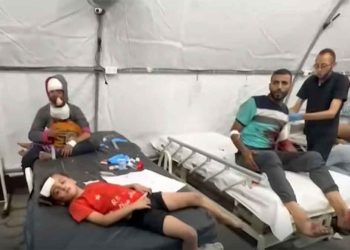 مجزرة جديدة وجثث متفحمة.. 30 قتيلاً فلسطينياً في قصف مدرسة للنازحين بغزة