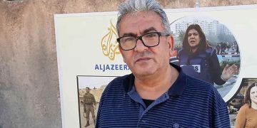 الصحفي علي السمودي (58 عاماً)