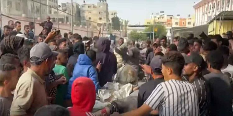 مجازر جديدة.. 57 قتيلا ومئات الجرحى من منتظري المساعدات في غزة