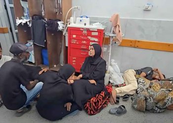 القطاع الصحي في خطر.. استمرار استهداف مستشفيات غزة يفاقم الكارثة