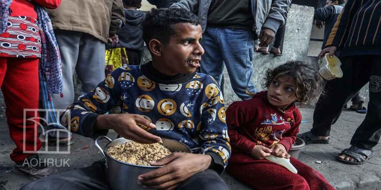 التجويع كسلاح إبادة.. 180 قتيلاً في غزة بسبب المجاعة بينهم 93 طفلاً