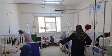 غزة.. الاحتلال يقصف مستشفى للأطفال 3 مرات ويعرض حياة المرضى للخطر