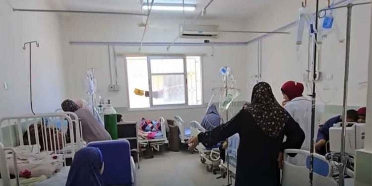 غزة.. الاحتلال يقصف مستشفى للأطفال 3 مرات ويعرض حياة المرضى للخطر