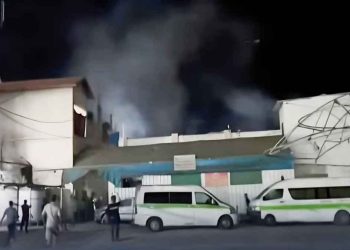 الاحتلال يقصف مستشفى شهداء الأقصى وسط غزة للمرة الـ14 منذ اندلاع الحرب