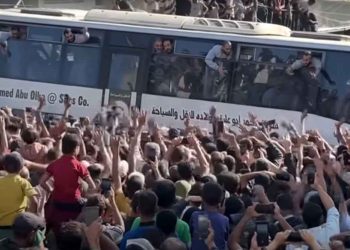 أسرى غزة المحررون.. وجوه منهكة تروي فصول الإبادة الجماعية خلف القضبان