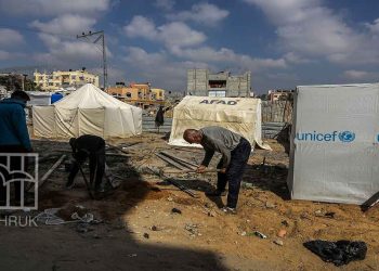 الشتاء يفاقم مأساة 1.5 مليون نازح في غزة بعد غرق خيامهم