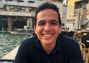 الطالب المصري حسام محمود