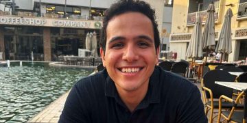 الطالب المصري حسام محمود