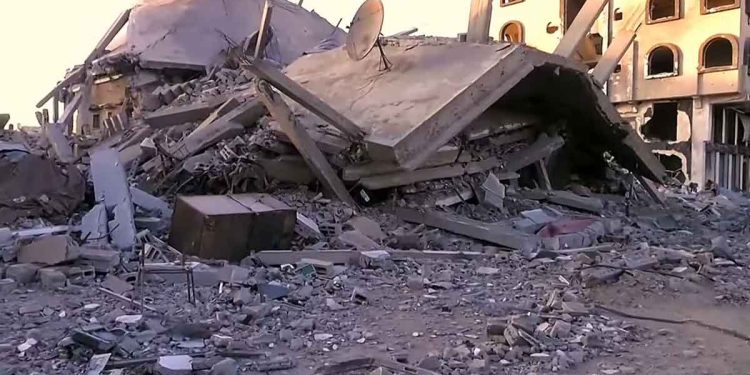 غزة.. وفاة 3 سيدات في انهيار منزل تدق ناقوس الخطر