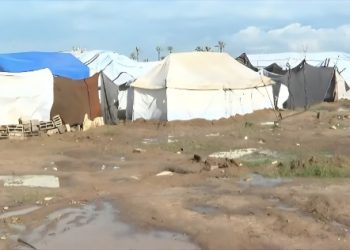 غرق آلاف خيام النازحين في غزة وسط تخاذل دولي