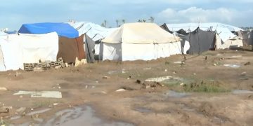 غرق آلاف خيام النازحين في غزة وسط تخاذل دولي