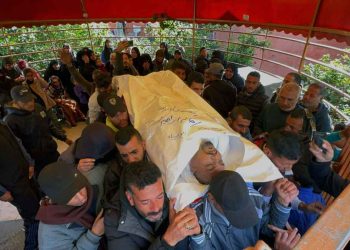 الاحتلال الإسرائيلي يقتل ممرضا فلسطينيا جنوبي قطاع غزة