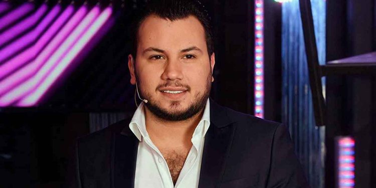 الصحافي أحمد بيومي