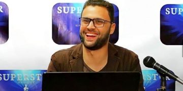 الصحافي احمد بيومي