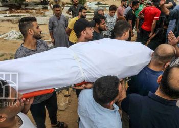 غزة.. قتل فلسطينيين في قصف للاحتلال واستهداف نازحين وصيادين