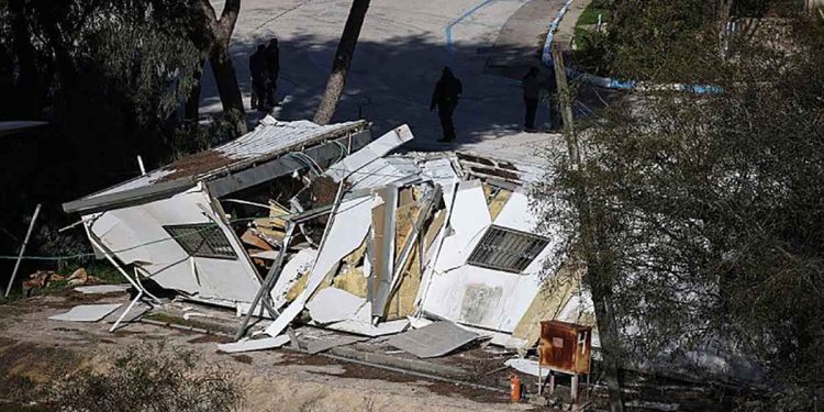 بإشراف بن غفير.. الاحتلال يهدم منشآت في مقر الأونروا بالقدس