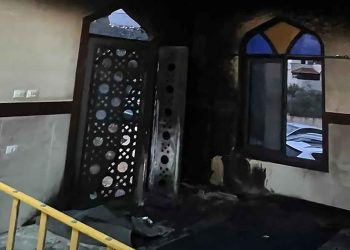 في انتهاك صارخ للقانون الدولي.. مستوطنون يحرقون مسجدا غرب نابلس