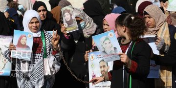 تصاعد اعتقال النساء الفلسطينيات وعدد الأسيرات يصل إلى 66